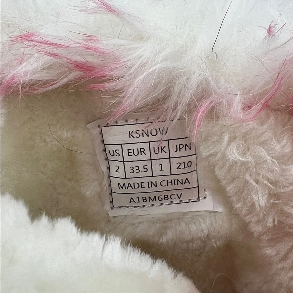 Girl’s Snow Boots - US Size 2 - Pink - Faux Fur white - Black waterproof soles - Picture 3 of 11